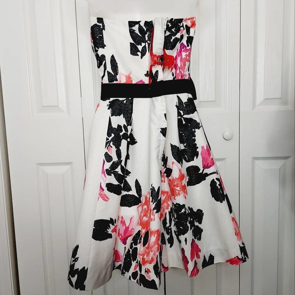 🤍Lilly Pulitzer strapless dress Amberly Cameo White Stroke of Midnight Sz8 - Picture 6 of 15